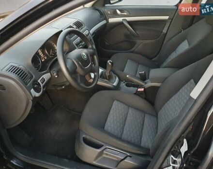 Черный Шкода Октавия, объемом двигателя 1.8 л и пробегом 245 тыс. км за 7350 $, фото 12 на Automoto.ua