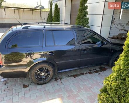 Черный Шкода Октавия, объемом двигателя 1.6 л и пробегом 211 тыс. км за 5700 $, фото 3 на Automoto.ua