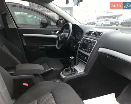 Черный Шкода Октавия, объемом двигателя 1.8 л и пробегом 208 тыс. км за 6800 $, фото 9 на Automoto.ua