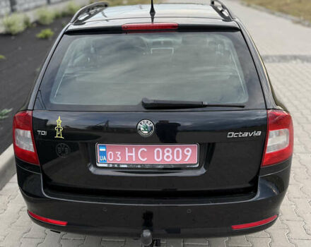 Черный Шкода Октавия, объемом двигателя 1.6 л и пробегом 219 тыс. км за 7200 $, фото 4 на Automoto.ua