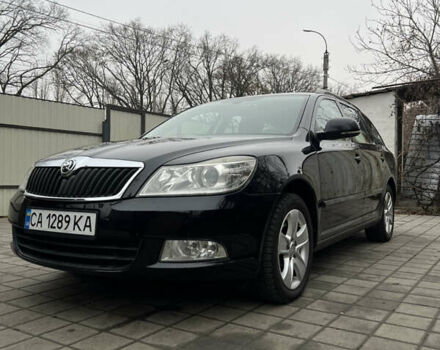 Черный Шкода Октавия, объемом двигателя 1.8 л и пробегом 320 тыс. км за 7500 $, фото 2 на Automoto.ua