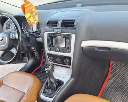 Черный Шкода Октавия, объемом двигателя 2 л и пробегом 277 тыс. км за 7200 $, фото 10 на Automoto.ua