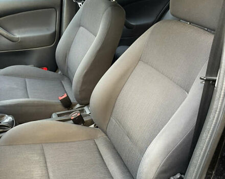 Черный Шкода Октавия, объемом двигателя 1.6 л и пробегом 217 тыс. км за 5700 $, фото 10 на Automoto.ua