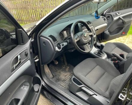 Черный Шкода Октавия, объемом двигателя 1.8 л и пробегом 206 тыс. км за 8000 $, фото 7 на Automoto.ua