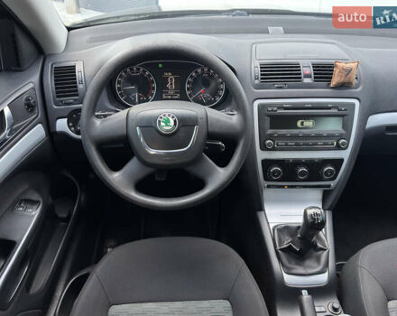 Черный Шкода Октавия, объемом двигателя 1.6 л и пробегом 261 тыс. км за 7400 $, фото 13 на Automoto.ua