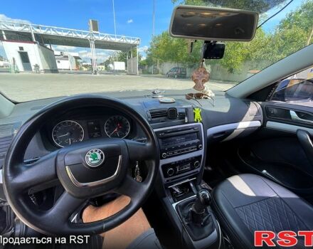 Черный Шкода Октавия, объемом двигателя 1.6 л и пробегом 320 тыс. км за 8300 $, фото 4 на Automoto.ua