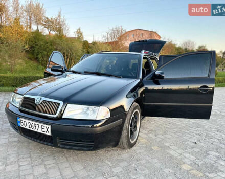 Черный Шкода Октавия, объемом двигателя 1.6 л и пробегом 200 тыс. км за 5800 $, фото 3 на Automoto.ua