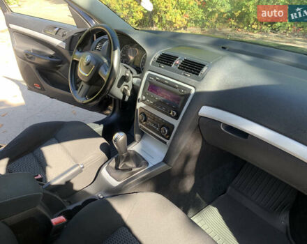 Черный Шкода Октавия, объемом двигателя 1.6 л и пробегом 240 тыс. км за 8200 $, фото 17 на Automoto.ua