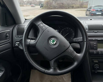 Черный Шкода Октавия, объемом двигателя 1.6 л и пробегом 197 тыс. км за 7500 $, фото 52 на Automoto.ua