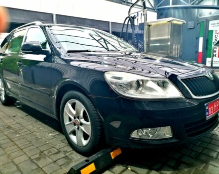 Черный Шкода Октавия, объемом двигателя 0 л и пробегом 221 тыс. км за 7200 $, фото 1 на Automoto.ua