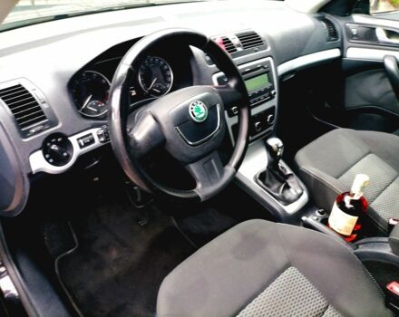 Черный Шкода Октавия, объемом двигателя 0 л и пробегом 221 тыс. км за 7200 $, фото 13 на Automoto.ua