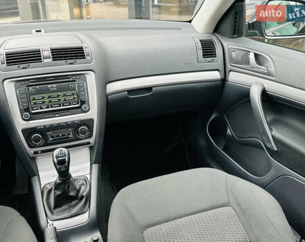 Черный Шкода Октавия, объемом двигателя 1.8 л и пробегом 223 тыс. км за 8999 $, фото 18 на Automoto.ua