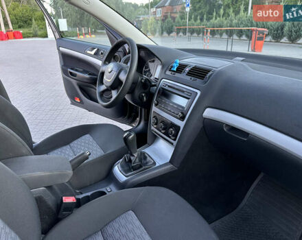 Шкода Октавия 2009 в Полтаве на Automoto.ua Черный Шкода Октавия, объемом двигателя 1.8 л и пробегом 195 тыс. км за 7799 $, фото 30 на Automoto.ua