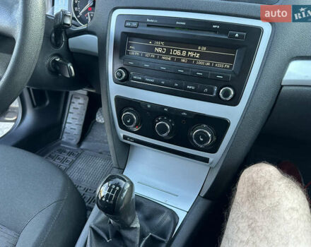 Шкода Октавия 2009 в Полтаве на Automoto.ua Черный Шкода Октавия, объемом двигателя 1.8 л и пробегом 195 тыс. км за 7799 $, фото 31 на Automoto.ua