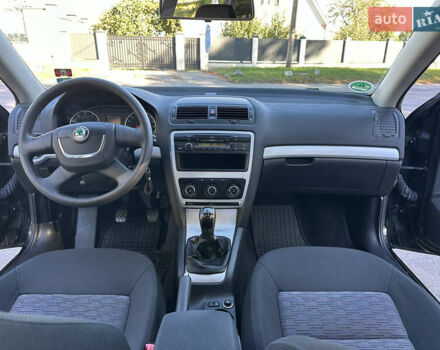 Чорний Шкода Октавія, об'ємом двигуна 1.6 л та пробігом 145 тис. км за 8599 $, фото 67 на Automoto.ua