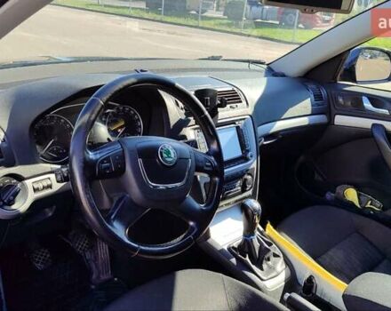 Черный Шкода Октавия, объемом двигателя 1.6 л и пробегом 305 тыс. км за 8000 $, фото 16 на Automoto.ua