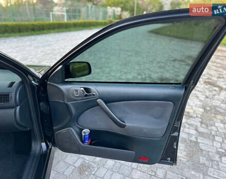 Черный Шкода Октавия, объемом двигателя 1.6 л и пробегом 200 тыс. км за 5800 $, фото 16 на Automoto.ua