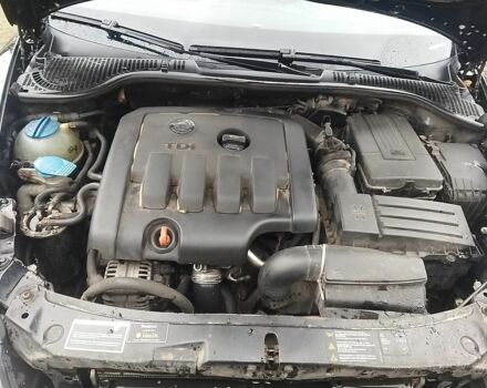 Черный Шкода Октавия, объемом двигателя 2 л и пробегом 241 тыс. км за 6999 $, фото 3 на Automoto.ua