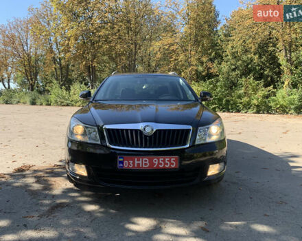 Черный Шкода Октавия, объемом двигателя 1.6 л и пробегом 240 тыс. км за 8200 $, фото 1 на Automoto.ua