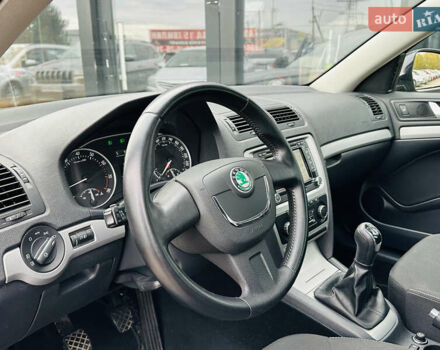 Черный Шкода Октавия, объемом двигателя 1.8 л и пробегом 223 тыс. км за 8999 $, фото 11 на Automoto.ua