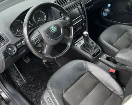 Черный Шкода Октавия, объемом двигателя 1.8 л и пробегом 240 тыс. км за 8900 $, фото 3 на Automoto.ua