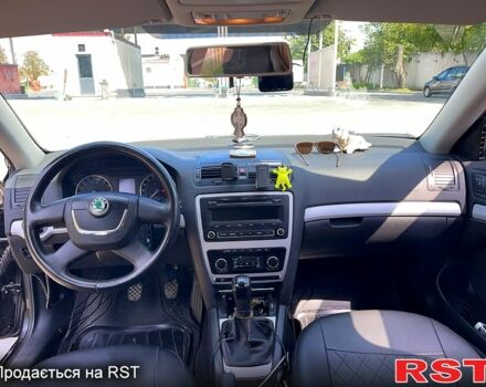 Черный Шкода Октавия, объемом двигателя 1.6 л и пробегом 320 тыс. км за 8300 $, фото 3 на Automoto.ua