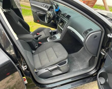 Черный Шкода Октавия, объемом двигателя 1.8 л и пробегом 206 тыс. км за 8000 $, фото 4 на Automoto.ua