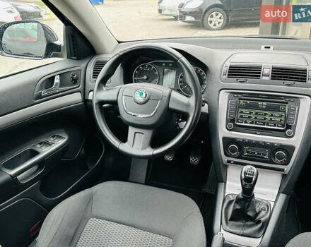 Черный Шкода Октавия, объемом двигателя 1.8 л и пробегом 223 тыс. км за 8999 $, фото 17 на Automoto.ua