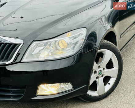 Черный Шкода Октавия, объемом двигателя 1.8 л и пробегом 223 тыс. км за 8999 $, фото 2 на Automoto.ua