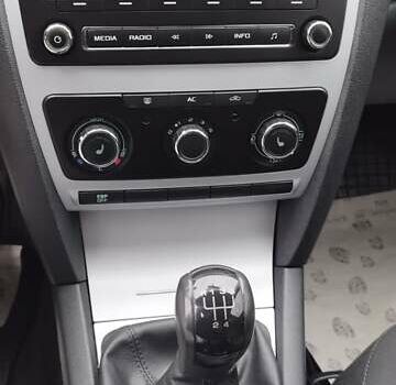 Чорний Шкода Октавія, об'ємом двигуна 1.6 л та пробігом 209 тис. км за 8299 $, фото 36 на Automoto.ua