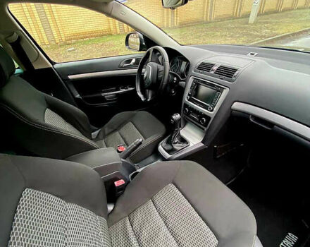 Чорний Шкода Октавія, об'ємом двигуна 1.8 л та пробігом 223 тис. км за 7750 $, фото 15 на Automoto.ua