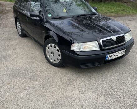 Черный Шкода Октавия, объемом двигателя 1.6 л и пробегом 201 тыс. км за 5650 $, фото 13 на Automoto.ua