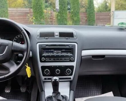 Чорний Шкода Октавія, об'ємом двигуна 1.6 л та пробігом 209 тис. км за 8299 $, фото 51 на Automoto.ua