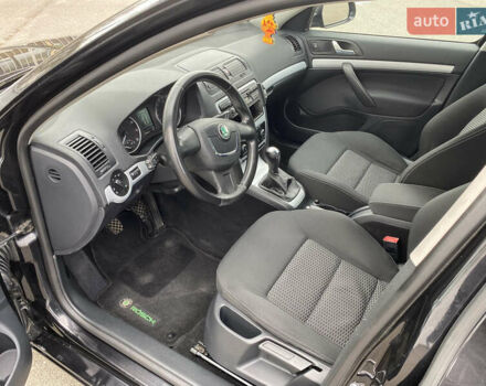 Черный Шкода Октавия, объемом двигателя 1.8 л и пробегом 207 тыс. км за 7300 $, фото 19 на Automoto.ua