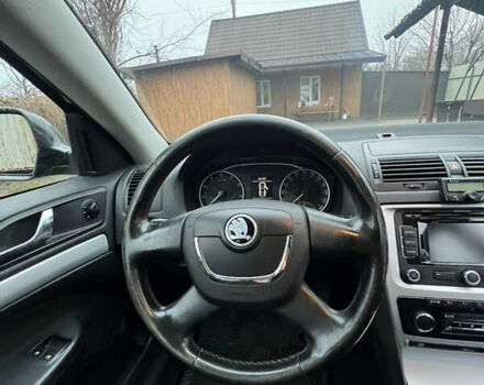 Черный Шкода Октавия, объемом двигателя 1.8 л и пробегом 320 тыс. км за 7500 $, фото 9 на Automoto.ua