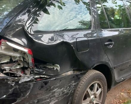 Черный Шкода Октавия, объемом двигателя 1.6 л и пробегом 310 тыс. км за 4250 $, фото 6 на Automoto.ua