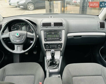 Черный Шкода Октавия, объемом двигателя 1.8 л и пробегом 223 тыс. км за 8999 $, фото 16 на Automoto.ua