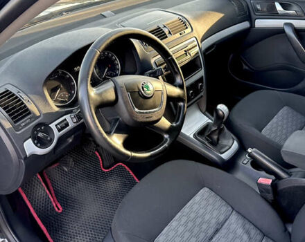 Чорний Шкода Октавія, об'ємом двигуна 1.8 л та пробігом 236 тис. км за 7650 $, фото 10 на Automoto.ua