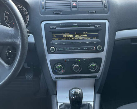 Черный Шкода Октавия, объемом двигателя 1.6 л и пробегом 288 тыс. км за 6650 $, фото 17 на Automoto.ua