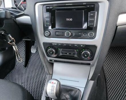 Черный Шкода Октавия, объемом двигателя 1.8 л и пробегом 250 тыс. км за 6850 $, фото 27 на Automoto.ua