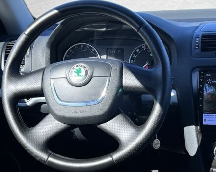 Черный Шкода Октавия, объемом двигателя 2 л и пробегом 300 тыс. км за 8500 $, фото 19 на Automoto.ua