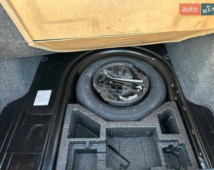 Черный Шкода Октавия, объемом двигателя 1.6 л и пробегом 200 тыс. км за 5800 $, фото 12 на Automoto.ua