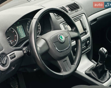 Черный Шкода Октавия, объемом двигателя 1.8 л и пробегом 223 тыс. км за 8999 $, фото 34 на Automoto.ua