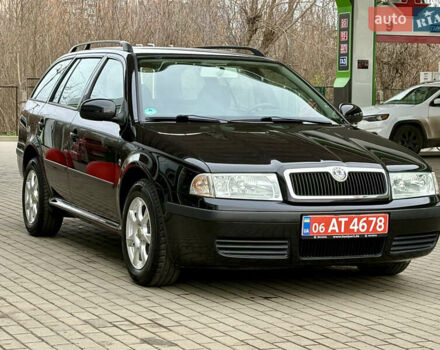 Черный Шкода Октавия, объемом двигателя 1.6 л и пробегом 218 тыс. км за 6777 $, фото 1 на Automoto.ua