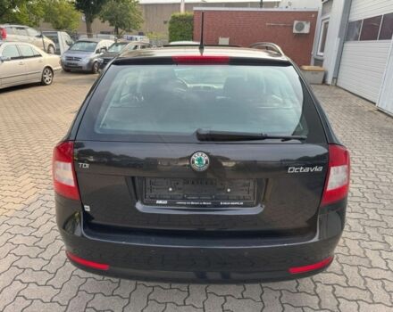 Чорний Шкода Октавія, об'ємом двигуна 2 л та пробігом 264 тис. км за 2100 $, фото 3 на Automoto.ua
