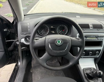 Чорний Шкода Октавія, об'ємом двигуна 1.6 л та пробігом 219 тис. км за 6800 $, фото 10 на Automoto.ua