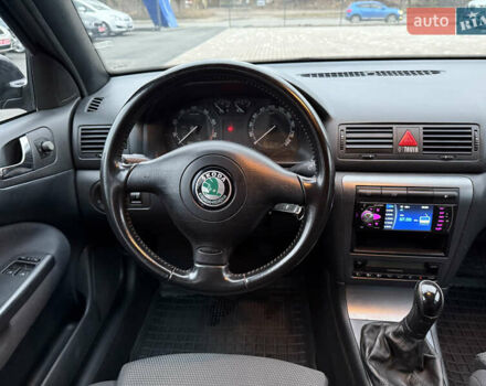 Черный Шкода Октавия, объемом двигателя 1.6 л и пробегом 201 тыс. км за 7199 $, фото 6 на Automoto.ua