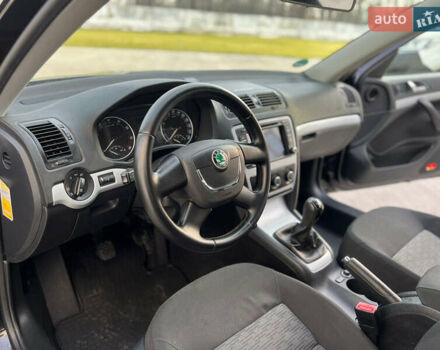 Черный Шкода Октавия, объемом двигателя 1.4 л и пробегом 148 тыс. км за 6400 $, фото 12 на Automoto.ua