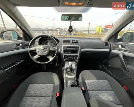Черный Шкода Октавия, объемом двигателя 1.8 л и пробегом 180 тыс. км за 6600 $, фото 23 на Automoto.ua