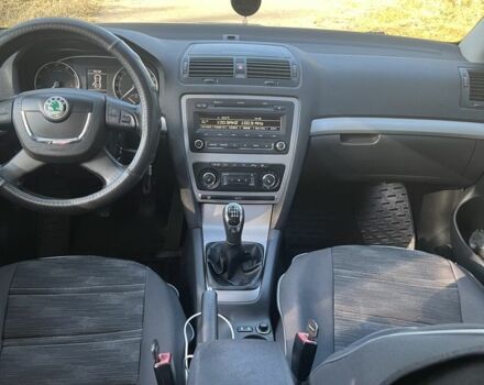 Черный Шкода Октавия, объемом двигателя 1.4 л и пробегом 224 тыс. км за 7300 $, фото 5 на Automoto.ua